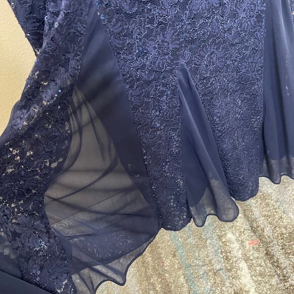 R & M Richards Black Lace Overlay Evening Gown 10 - Picture 5 of 13